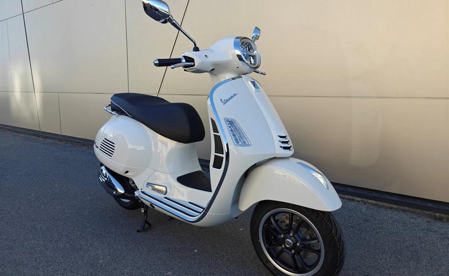 Verleihmotorrad Vespa GTS 310 Super vom Händler IL MOTO  Motorradhandel und Reparaturwerkstätte GesmbH Bild 2: Verleihmotorrad Vespa GTS 310 Super vom Händler IL MOTO  Motorradhandel und Reparaturwerkstätte GesmbH