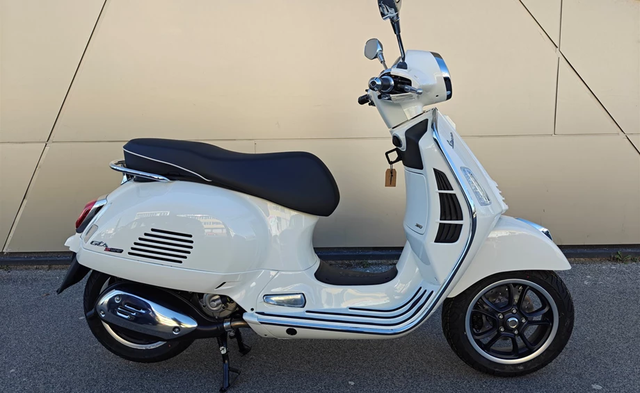 Verleihmotorrad Vespa GTS 310 Super vom Händler IL MOTO  Motorradhandel und Reparaturwerkstätte GesmbH Bild 1: Verleihmotorrad Vespa GTS 310 Super vom Händler IL MOTO  Motorradhandel und Reparaturwerkstätte GesmbH
