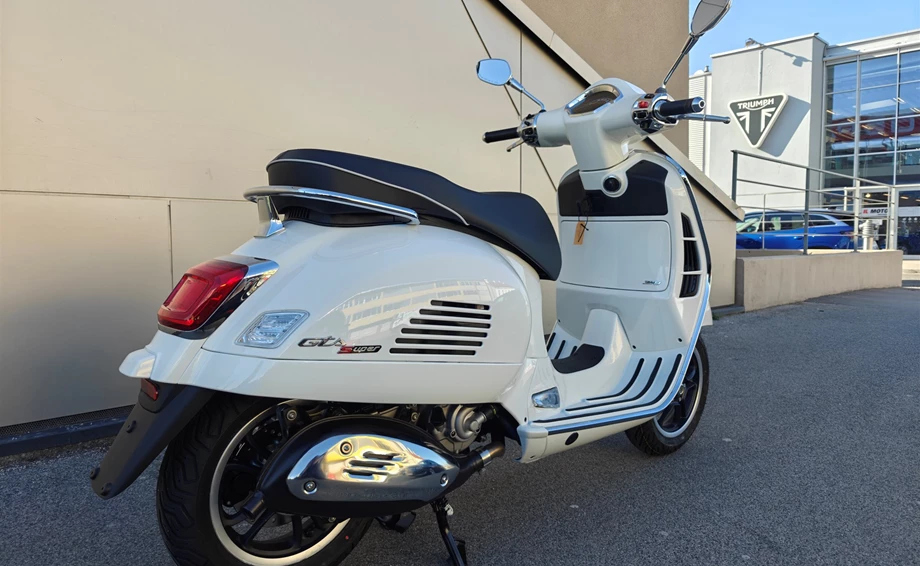 Verleihmotorrad Vespa GTS 310 Super vom Händler IL MOTO  Motorradhandel und Reparaturwerkstätte GesmbH Bild 4: Verleihmotorrad Vespa GTS 310 Super vom Händler IL MOTO  Motorradhandel und Reparaturwerkstätte GesmbH