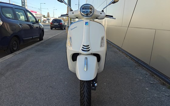 Verleihmotorrad Vespa GTS 310 Super vom Händler IL MOTO  Motorradhandel und Reparaturwerkstätte GesmbH - Bild 3 Verleihmotorrad Vespa GTS 310 Super vom Händler IL MOTO  Motorradhandel und Reparaturwerkstätte GesmbH - Bild 3
