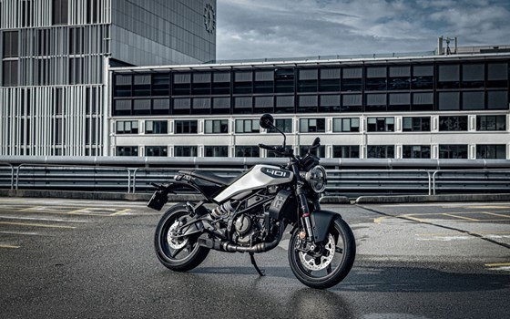 Verleihmotorrad Husqvarna Vitpilen 401 vom Händler Road Star Motorcycles GmbH - Bild 14 Verleihmotorrad Husqvarna Vitpilen 401 vom Händler Road Star Motorcycles GmbH - Bild 14