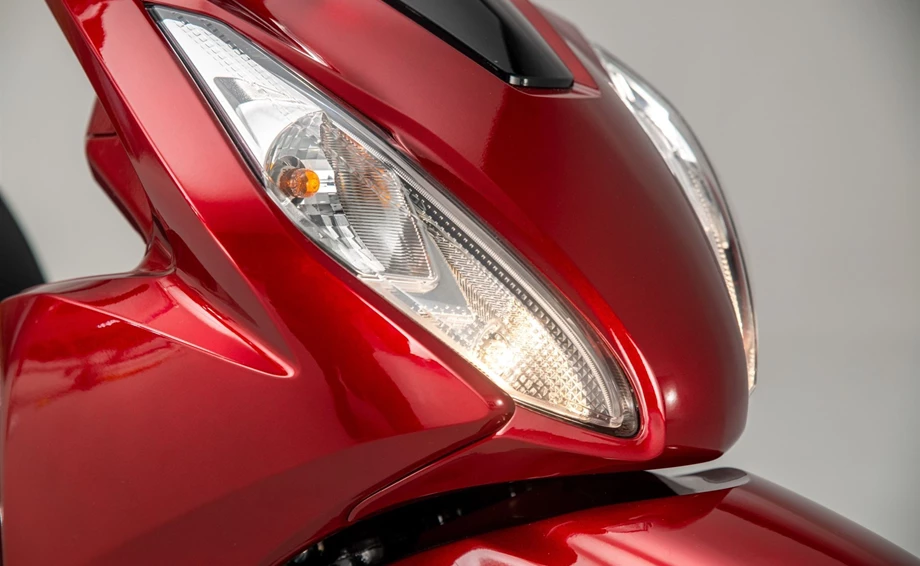 Verleihmotorrad Honda NSC Vision 110 vom Händler Autohaus Louis Dresen GmbH Bild 29: Verleihmotorrad Honda NSC Vision 110 vom Händler Autohaus Louis Dresen GmbH