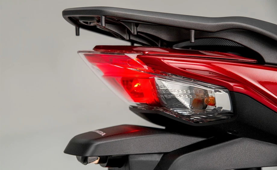 Verleihmotorrad Honda NSC Vision 110 vom Händler Autohaus Louis Dresen GmbH Bild 30: Verleihmotorrad Honda NSC Vision 110 vom Händler Autohaus Louis Dresen GmbH