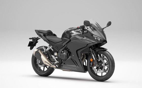 Verleihmotorrad Honda CBR500R vom Händler Autohaus Louis Dresen GmbH - Bild 3 Verleihmotorrad Honda CBR500R vom Händler Autohaus Louis Dresen GmbH - Bild 3