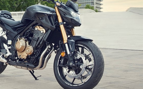Verleihmotorrad Honda CB500 Hornet vom Händler Autohaus Louis Dresen GmbH - Bild 18 Verleihmotorrad Honda CB500 Hornet vom Händler Autohaus Louis Dresen GmbH - Bild 18