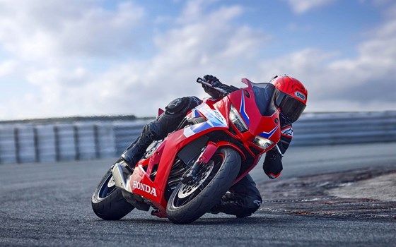 Verleihmotorrad Honda CBR650R vom Händler Autohaus Louis Dresen GmbH - Bild 15 Verleihmotorrad Honda CBR650R vom Händler Autohaus Louis Dresen GmbH - Bild 15
