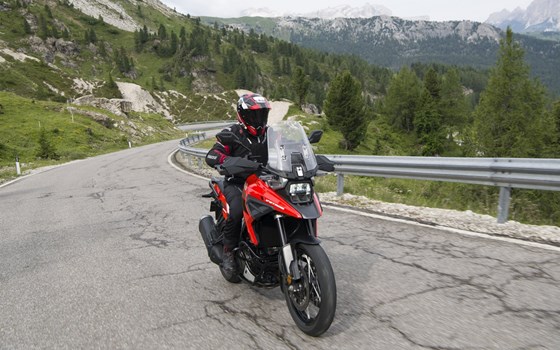 Verleihmotorrad Suzuki V-Strom 1050 XT vom Händler Fahrzeugcenter Gaßmann - Bild 23