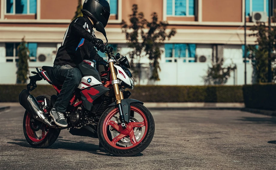 Verleihmotorrad BMW G 310 R vom Händler WMH GmbH Walz Bild 14: Verleihmotorrad BMW G 310 R vom Händler WMH GmbH Walz