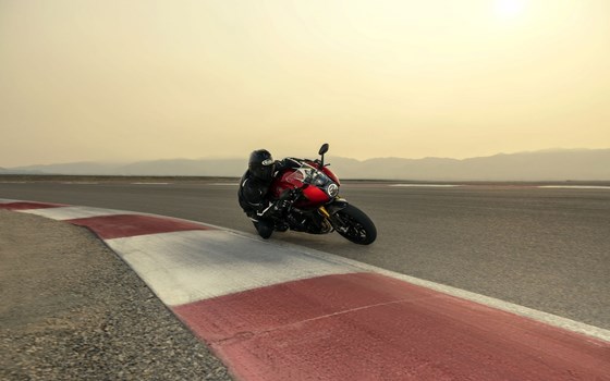 Verleihmotorrad Triumph Speed Triple 1200 RR vom Händler Klingenberger Kehl GbR - Bild 19 Verleihmotorrad Triumph Speed Triple 1200 RR vom Händler Klingenberger Kehl GbR - Bild 19