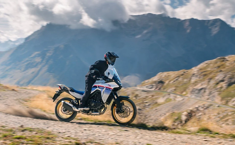 Verleihmotorrad Honda XL750 Transalp vom Händler Tempo-Zweirad-Treff GmbH Bild 4: Verleihmotorrad Honda XL750 Transalp vom Händler Tempo-Zweirad-Treff GmbH