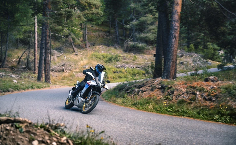 Verleihmotorrad Honda XL750 Transalp vom Händler Tempo-Zweirad-Treff GmbH Bild 3: Verleihmotorrad Honda XL750 Transalp vom Händler Tempo-Zweirad-Treff GmbH