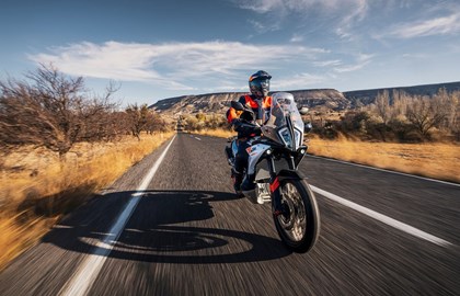 Leihmotorrad KTM 790 Adventure