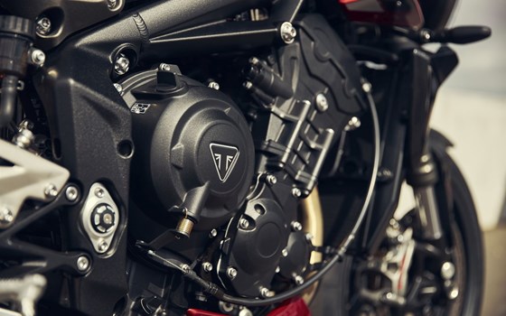 Verleihmotorrad Triumph Street Triple 765 RS vom Händler Q-Bike Technik GmbH - Bild 19 Verleihmotorrad Triumph Street Triple 765 RS vom Händler Q-Bike Technik GmbH - Bild 19