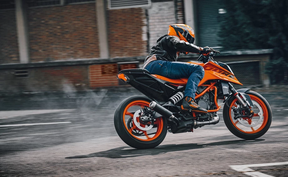 Verleihmotorrad KTM 390 Duke vom Händler März Motorradhandel GmbH Bild 23: Verleihmotorrad KTM 390 Duke vom Händler März Motorradhandel GmbH