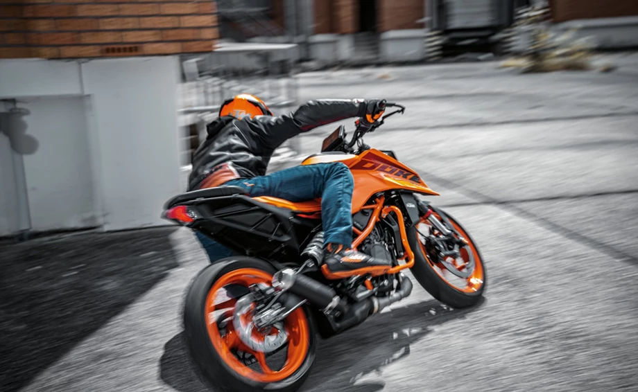 Verleihmotorrad KTM 390 Duke vom Händler März Motorradhandel GmbH Bild 4: Verleihmotorrad KTM 390 Duke vom Händler März Motorradhandel GmbH