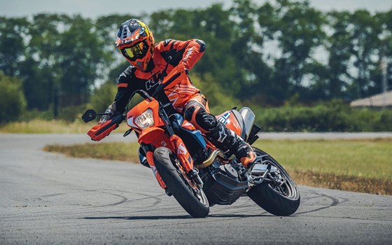 Verleihmotorrad KTM 690 SMC R vom Händler März Motorradhandel GmbH - Bild 12 Verleihmotorrad KTM 690 SMC R vom Händler März Motorradhandel GmbH - Bild 12