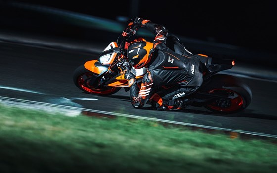 Verleihmotorrad KTM 1290 Super Duke R EVO vom Händler März Motorradhandel GmbH - Bild 20 Verleihmotorrad KTM 1290 Super Duke R EVO vom Händler März Motorradhandel GmbH - Bild 20