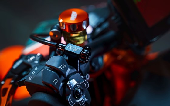Verleihmotorrad KTM 1290 Super Duke R EVO vom Händler März Motorradhandel GmbH - Bild 24 Verleihmotorrad KTM 1290 Super Duke R EVO vom Händler März Motorradhandel GmbH - Bild 24