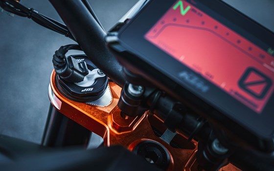 Verleihmotorrad KTM 1290 Super Duke R EVO vom Händler März Motorradhandel GmbH - Bild 27 Verleihmotorrad KTM 1290 Super Duke R EVO vom Händler März Motorradhandel GmbH - Bild 27