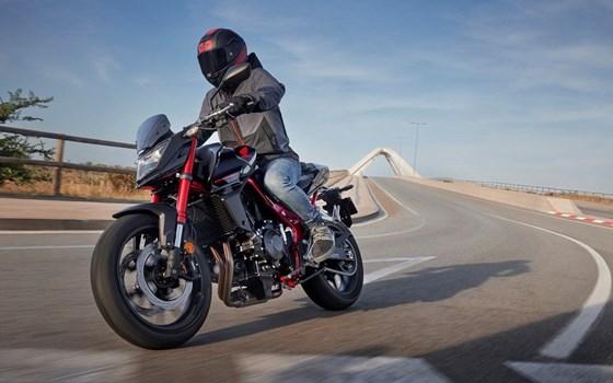 Verleihmotorrad Honda CB750 Hornet vom Händler Tempo-Zweirad-Treff GmbH - Bild 9 Verleihmotorrad Honda CB750 Hornet vom Händler Tempo-Zweirad-Treff GmbH - Bild 9