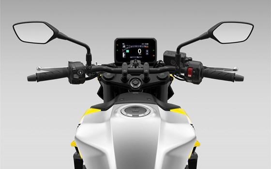 Verleihmotorrad Honda CB750 Hornet E-Clutch vom Händler M. Perschall GmbH - Bild 4