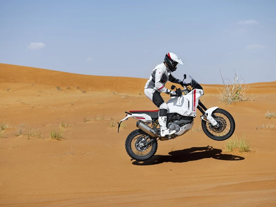 Verleihmotorrad Ducati DesertX vom Händler März Motorradhandel GmbH Bild 8: Verleihmotorrad Ducati DesertX vom Händler März Motorradhandel GmbH