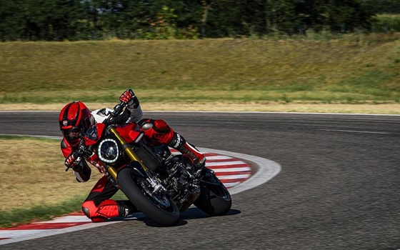 Verleihmotorrad Ducati Monster SP vom Händler März Motorradhandel GmbH - Bild 5 Verleihmotorrad Ducati Monster SP vom Händler März Motorradhandel GmbH - Bild 5