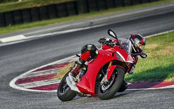 Verleihmotorrad Ducati SuperSport 950 S vom Händler März Motorradhandel GmbH - Bild 7 Verleihmotorrad Ducati SuperSport 950 S vom Händler März Motorradhandel GmbH - Bild 7
