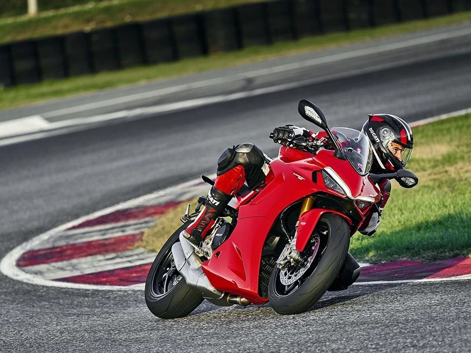 Verleihmotorrad Ducati SuperSport 950 S vom Händler März Motorradhandel GmbH Bild 7: Verleihmotorrad Ducati SuperSport 950 S vom Händler März Motorradhandel GmbH