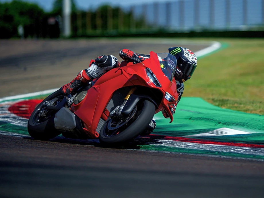 Verleihmotorrad Ducati Panigale V4 S vom Händler März Motorradhandel GmbH Bild 3: Verleihmotorrad Ducati Panigale V4 S vom Händler März Motorradhandel GmbH