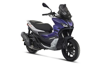 Leihmotorrad Aprilia SR GT 125