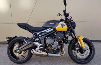Leihmotorrad Triumph Trident 660