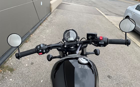 Verleihmotorrad Triumph Bonneville Bobber vom Händler IL MOTO  Motorradhandel und Reparaturwerkstätte GesmbH - Bild 6