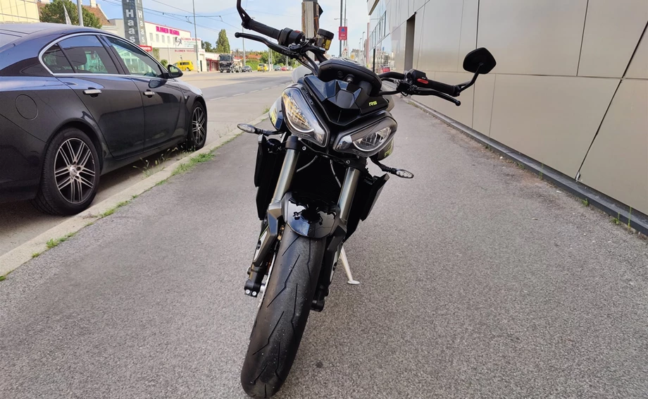 Verleihmotorrad Triumph Street Triple 765 RS vom Händler IL MOTO  Motorradhandel und Reparaturwerkstätte GesmbH Bild 3: Verleihmotorrad Triumph Street Triple 765 RS vom Händler IL MOTO  Motorradhandel und Reparaturwerkstätte GesmbH