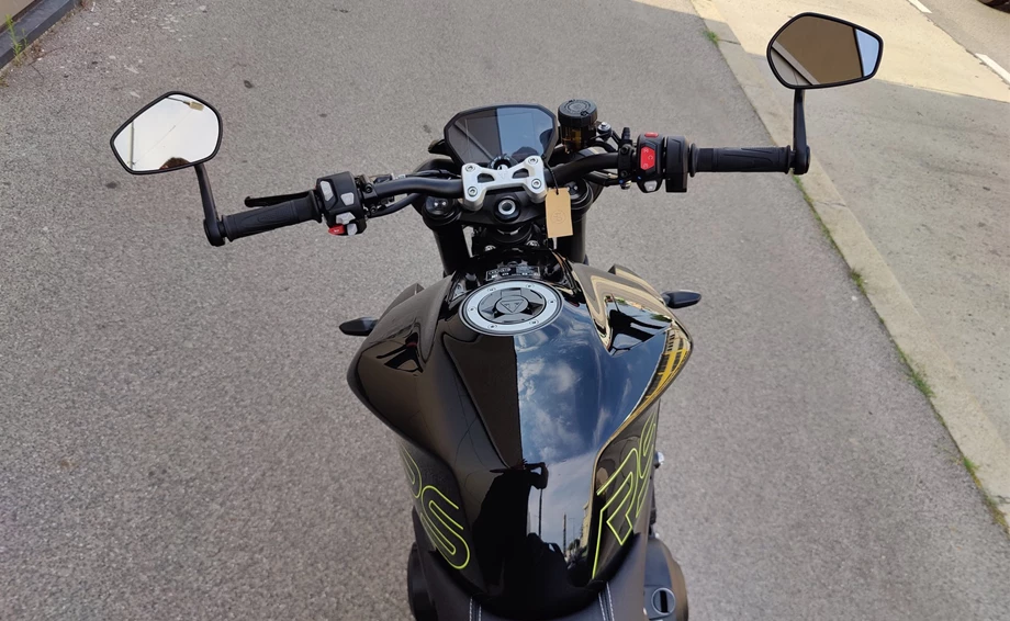 Verleihmotorrad Triumph Street Triple 765 RS vom Händler IL MOTO  Motorradhandel und Reparaturwerkstätte GesmbH Bild 6: Verleihmotorrad Triumph Street Triple 765 RS vom Händler IL MOTO  Motorradhandel und Reparaturwerkstätte GesmbH