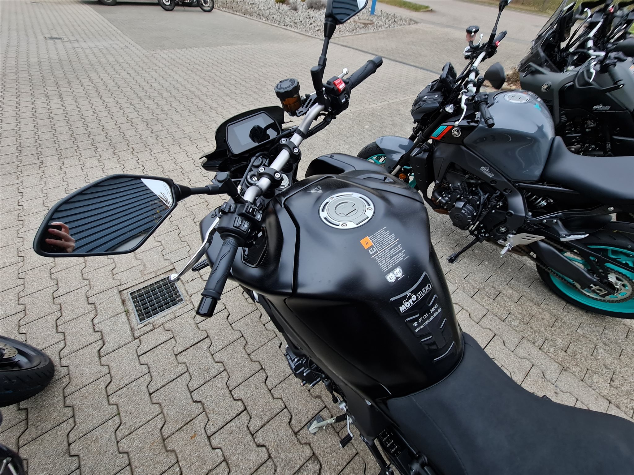 Details zum Mietmotorrad Yamaha MT-10 des Händlers Moto Studio Ulrich  Reinecke ab 99 EUR / Tag