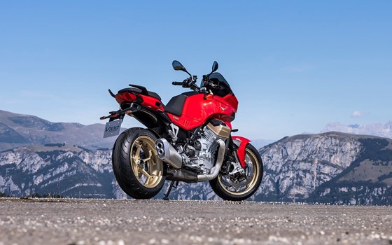 Verleihmotorrad Moto Guzzi V100 Mandello vom Händler BKM Bikes Handels GmbH - Bild 5 Verleihmotorrad Moto Guzzi V100 Mandello vom Händler BKM Bikes Handels GmbH - Bild 5