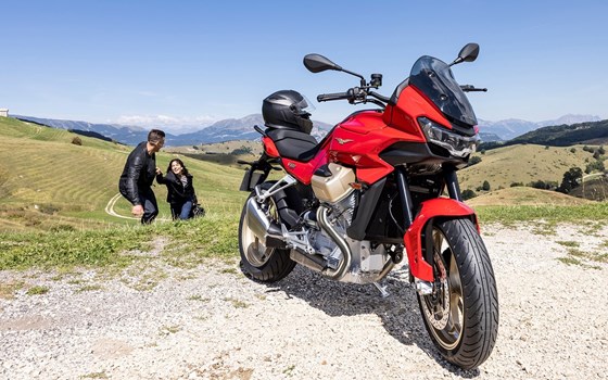 Verleihmotorrad Moto Guzzi V100 Mandello vom Händler BKM Bikes Handels GmbH - Bild 6 Verleihmotorrad Moto Guzzi V100 Mandello vom Händler BKM Bikes Handels GmbH - Bild 6