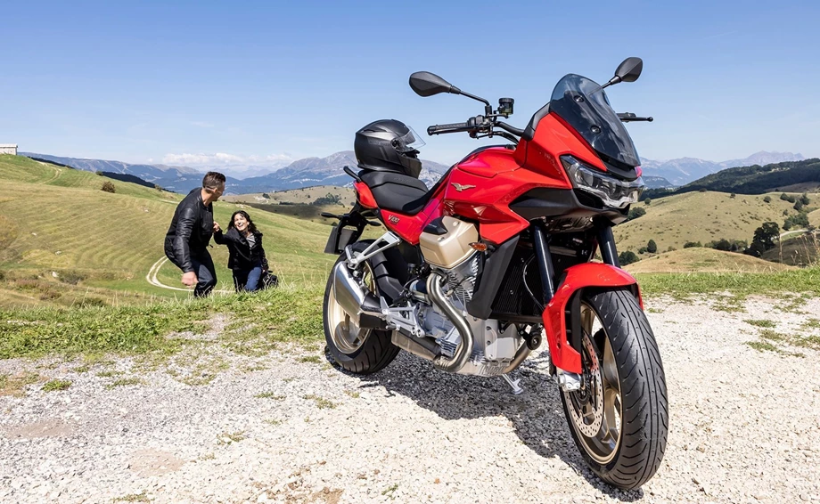 Verleihmotorrad Moto Guzzi V100 Mandello vom Händler BKM Bikes Handels GmbH Bild 6: Verleihmotorrad Moto Guzzi V100 Mandello vom Händler BKM Bikes Handels GmbH