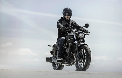 Leihmotorrad Kawasaki Eliminator 500 Leihmotorrad Kawasaki Eliminator 500