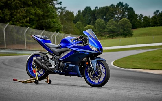 Verleihmotorrad Yamaha R3 vom Händler Motorrad Henkel - Bild 7 Verleihmotorrad Yamaha R3 vom Händler Motorrad Henkel - Bild 7