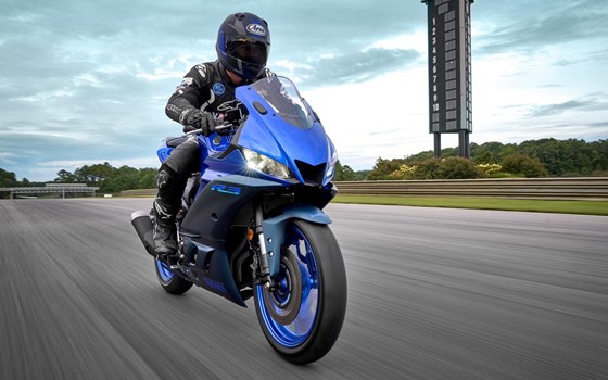 Verleihmotorrad Yamaha R3 vom Händler Motorrad Henkel - Bild 9 Verleihmotorrad Yamaha R3 vom Händler Motorrad Henkel - Bild 9