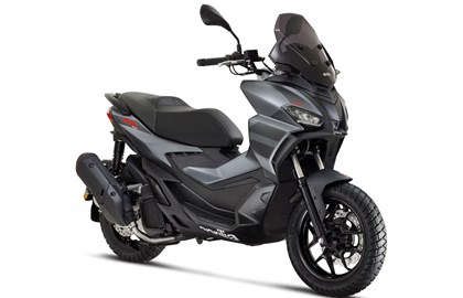 Leihmotorrad Aprilia SR GT 125