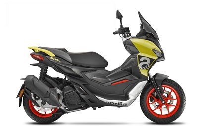 Leihmotorrad Aprilia SR GT Sport ABS 125