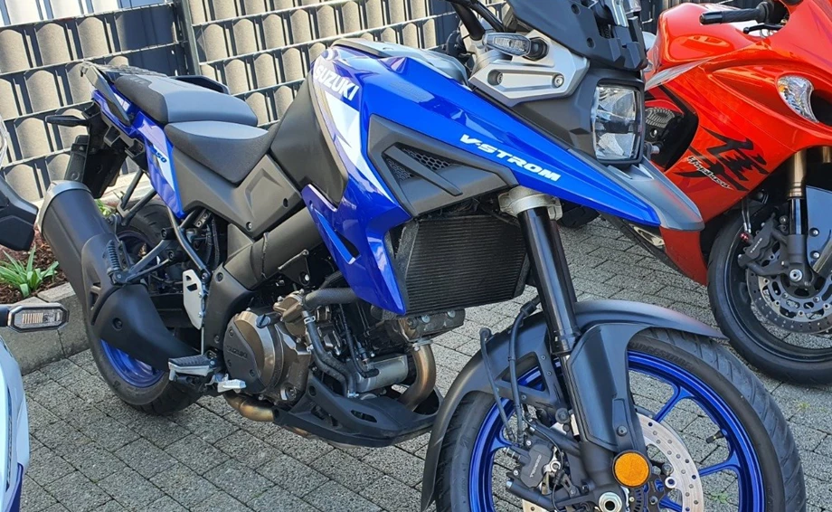 Verleihmotorrad Suzuki V-Strom 1050 vom Händler Moto Studio Thomas Holtz Bild 1: Verleihmotorrad Suzuki V-Strom 1050 vom Händler Moto Studio Thomas Holtz