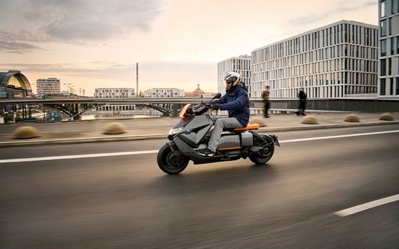 Verleihmotorrad BMW CE 04 vom Händler BMW Motorradzentrum Wien - Bild 8 Verleihmotorrad BMW CE 04 vom Händler BMW Motorradzentrum Wien - Bild 8