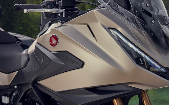 Verleihmotorrad Honda NT1100 DCT Electronic Suspension vom Händler Tempo-Zweirad-Treff GmbH - Bild 7