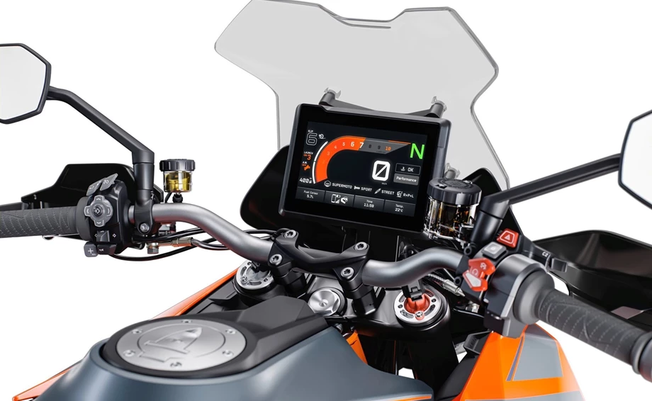 Verleihmotorrad KTM 1290 Super Duke GT vom Händler JETI X TREME Inhaber: Timo Röttinger Bild 18: Verleihmotorrad KTM 1290 Super Duke GT vom Händler JETI X TREME Inhaber: Timo Röttinger