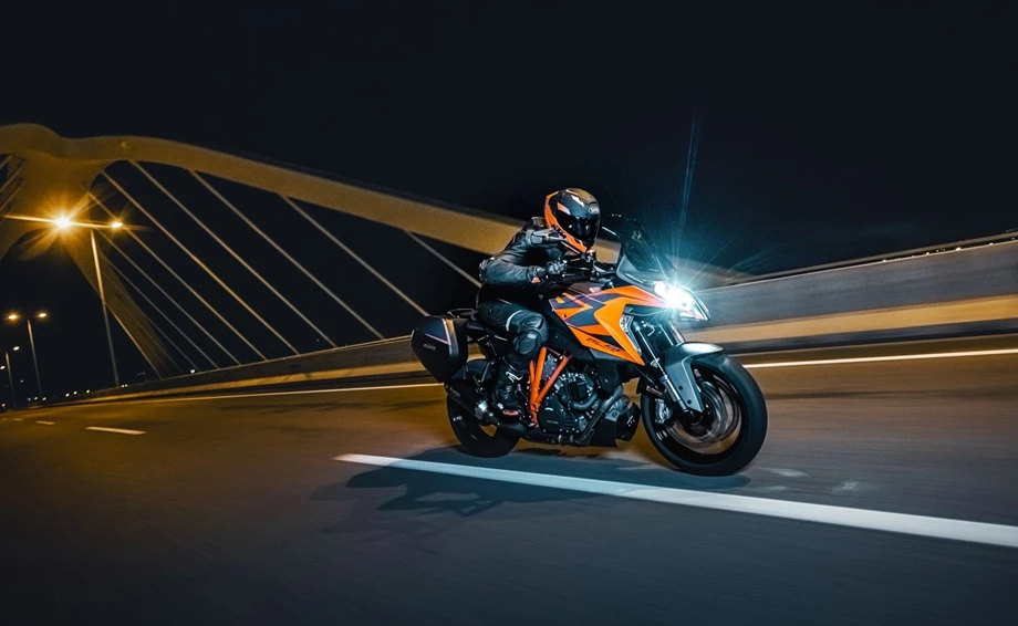 Verleihmotorrad KTM 1290 Super Duke GT vom Händler JETI X TREME Inhaber: Timo Röttinger Bild 2: Verleihmotorrad KTM 1290 Super Duke GT vom Händler JETI X TREME Inhaber: Timo Röttinger