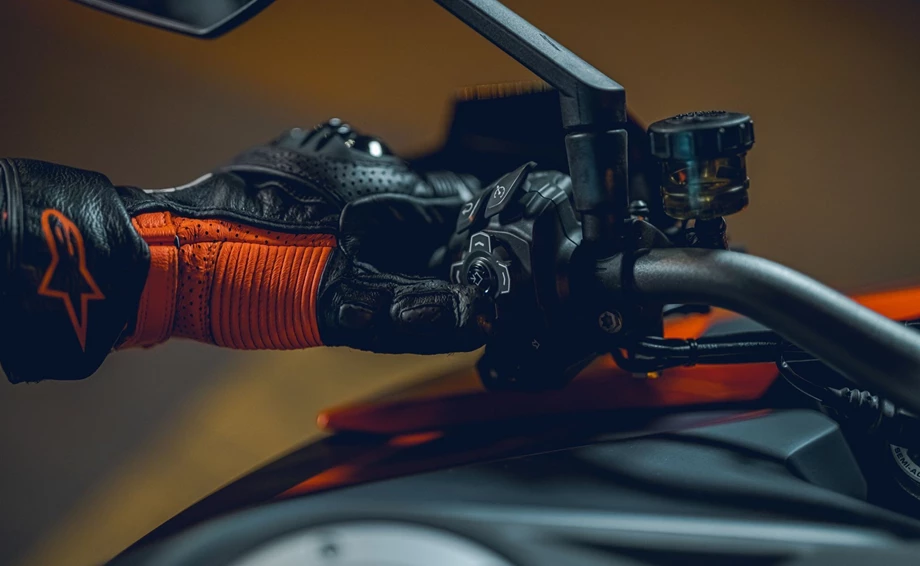 Verleihmotorrad KTM 1290 Super Duke GT vom Händler JETI X TREME Inhaber: Timo Röttinger Bild 8: Verleihmotorrad KTM 1290 Super Duke GT vom Händler JETI X TREME Inhaber: Timo Röttinger